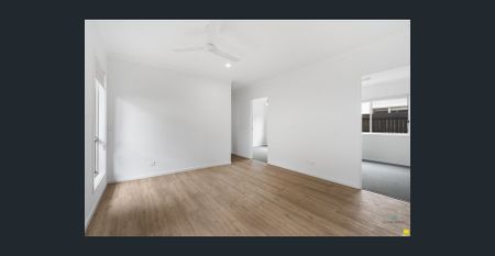 $500 Gift card to the lucky tenant who occupies this family home before christmas! - Photo 2