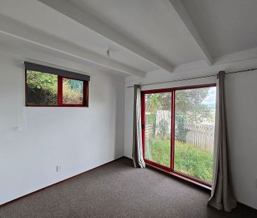 2 bedr townhouse with garage in Hataitai village - Photo 2
