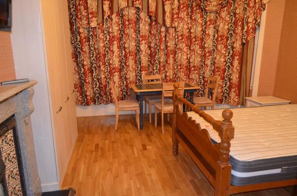 3 bedroom flat to rent - Photo 1