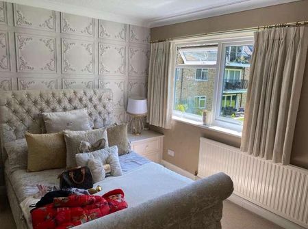 Wexham, Slough, SL3 - Photo 2