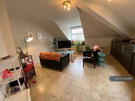 2 bedroom flat to rent - Photo 2