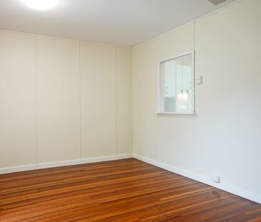 Low maintenance unit in convenient setting - Photo 6