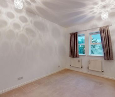 2 bedroom Flat To Let - Photo 6