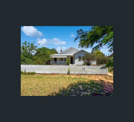 1/8 Elm Drive, Gunnedah, NSW 2380 - Photo 2
