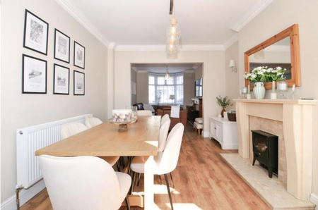 3 bedroom property to rent - Photo 3