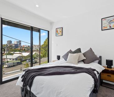 Immaculate townhouse - Photo 3