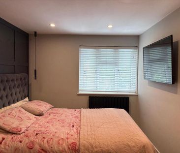 4 bedroom terraced house to rent - Photo 5