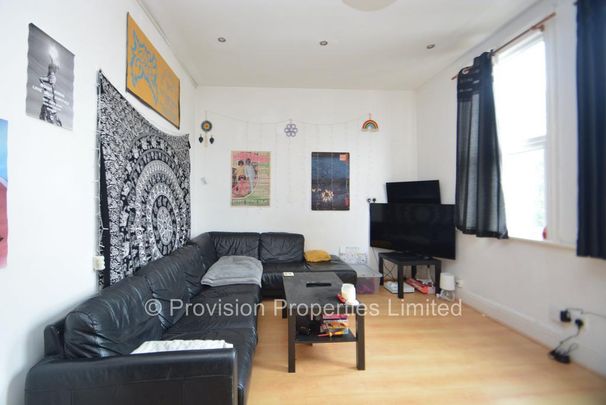 6 bedroom detached house to rent - Photo 1