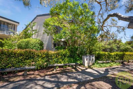 Updated two-bedroom unit in convenient Pearce - Photo 3