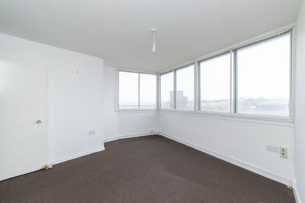 3 bedroom flat to rent - Photo 1