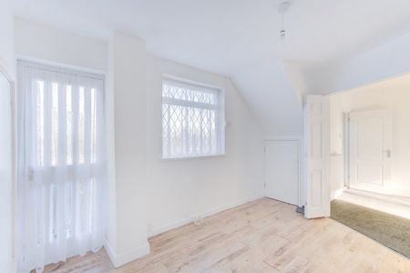 3 bed terraced house to rent in Barratts Road, Birmingham, B38 - Photo 3