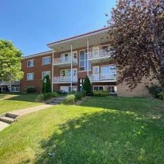 1 room apartment of 63m² in Granby - Photo 2