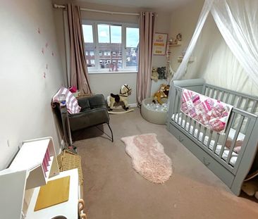 Princess Marys Road , Addlestone , Surrey, KT15 - Photo 6