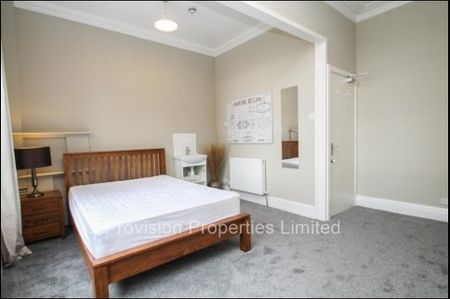 7 Bedroom House near Leeds University - Photo 4