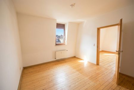 RESERVIERT - Hübsche 3 Zimmer Altbauwohnung mit großer Terrasse in Knielingen - Photo 2