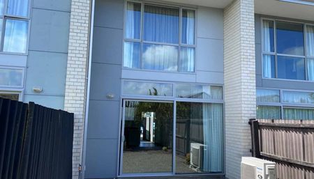 Modern Two Bedroom Unit in Convenient Location - Photo 3