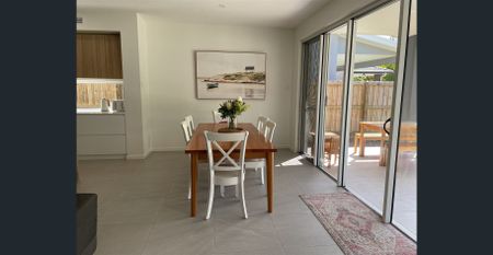 Luxury Two-Storey Bayside Residence for Lease - Photo 2