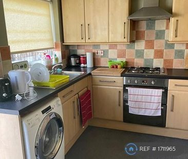 2 bedroom semi-detached house to rent - Photo 6