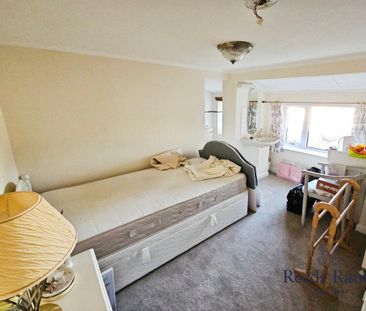 4 bedroom semi-detached house to rent - Photo 6