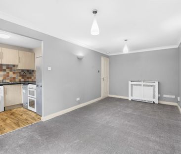 The Meadows, CM21, Sawbridgeworth - Photo 2