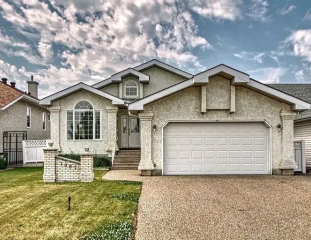 Very Spacious Detached Double Car Garage House for Rent | 7007 158 Avenue Northwest, Edmonton - Photo 1