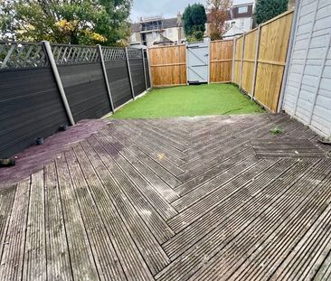 3 Bed Terraced House, Lakehall Road, CR7 - Photo 2