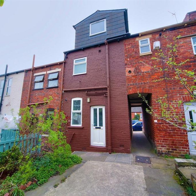 2 bedroom terraced house to rent - Photo 1