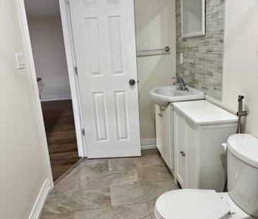 For Lease - 71 Slack Street, Bradford West Gwillimbury, Ontario - Photo 6