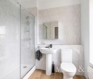 1 bedroom in a house share to rent - Photo 2