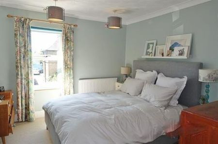 2 bedroom semi-detached house to rent - Photo 5