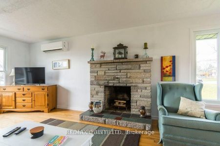 For Lease - 239 Dundas Street Unit# upper, Belleville, Ontario - Photo 3