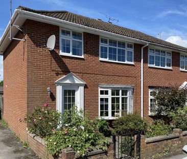 3 bedroom end of terrace house to rent - Photo 4