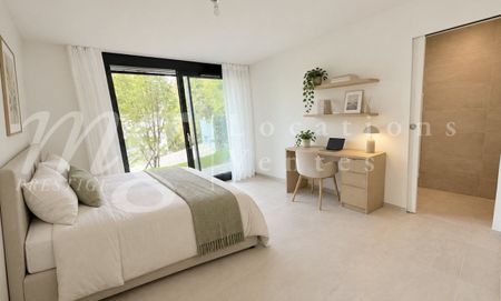 SUPERB NEW CONTEMPORARY HOUSE OF 280 m2 - WITH LAKE VIEW, LARGE TERRACE - + NEAR LAKE & BEACH - Photo 3
