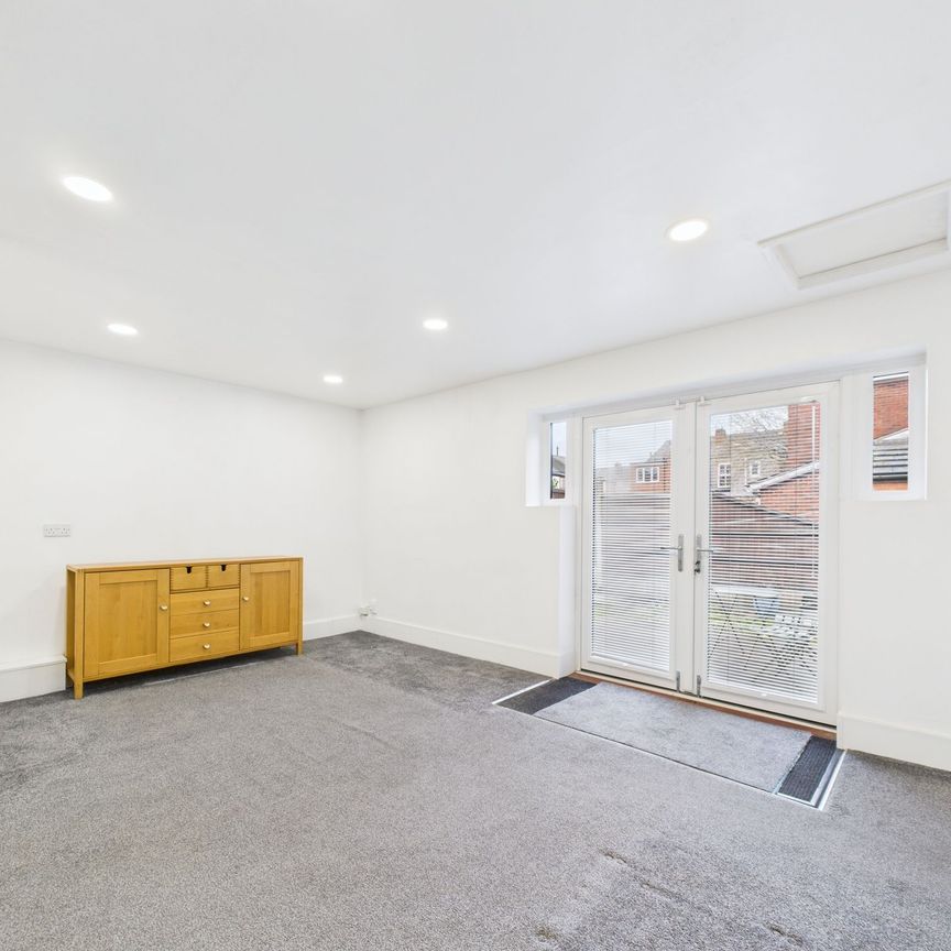 Bolton Road, Atherton, M46 - Photo 1