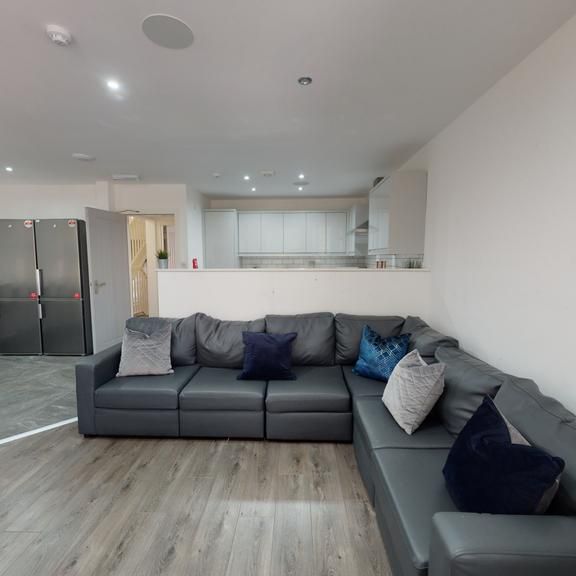 6 bedroom house to rent - Photo 1