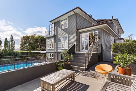 Grand Home - Photo 4