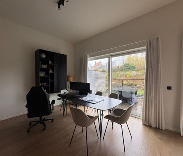 Stijlvol 1 slaapkamer appartement met ruim terras, gemeenschappelij... - Photo 1