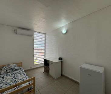Location Appartement 5 pièces 70m² LES ABYMES 97139 - Photo 6