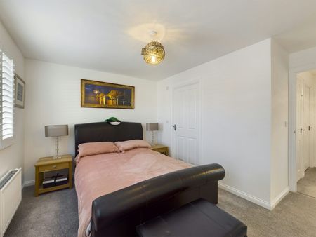 Detached house to rent on - Photo 4