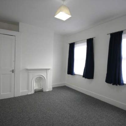 3 bedroom property to rent in Reading - Photo 1