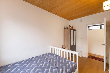 Chobham Road, London, E15 flat to rent - Photo 2