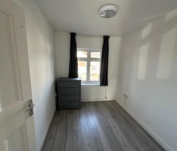 5 bedroom semi-detached house to rent - Photo 4