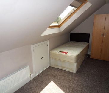 3 bedroom flat to rent - Photo 2