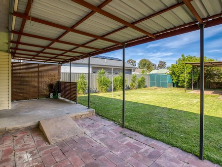 305 Beechworth Road, Wodonga VIC 3690 - House For Rent | Domain - Photo 2