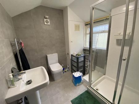 4 bedroom house to rent - Photo 3