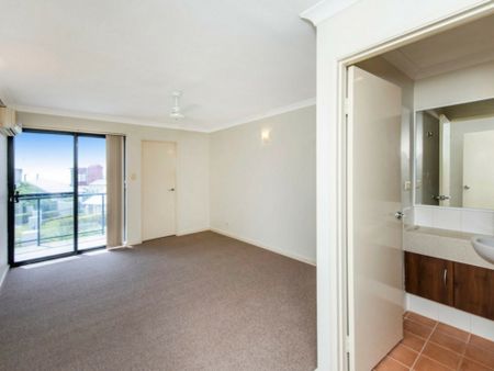 Resort-Style Living in the Heart of Ascot - Photo 3