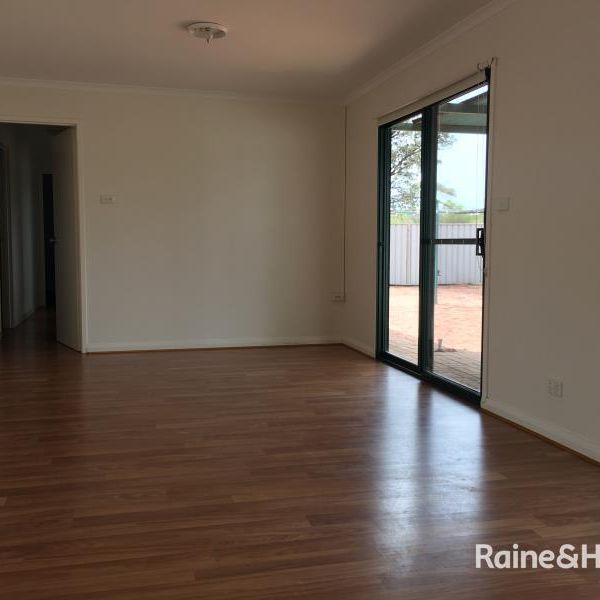 SPACIOUS 3 BEDROOM HOME - Photo 1
