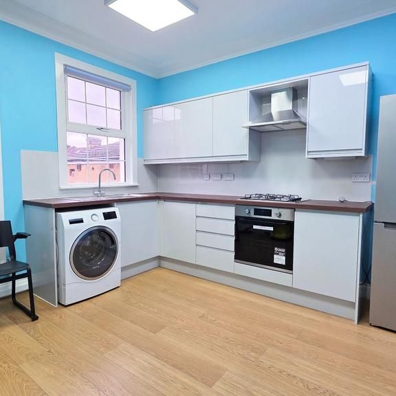 2 bedroom flat to rent - Photo 1