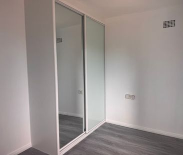 RENOVATED 3 BEDROOM HOUSE - Photo 5