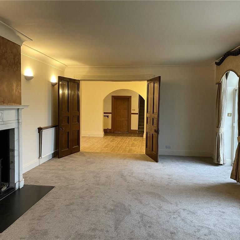 6 bedroom detached house to rent - Photo 1